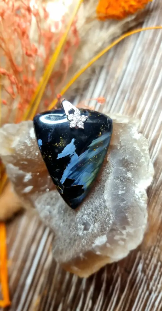 Pietersite. Namibie.  3,5x2,6cm