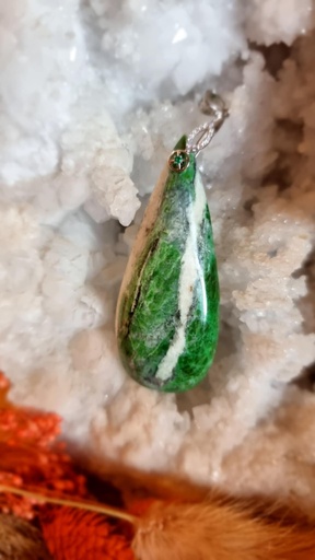 [JADE_ALPIN_06] Jade chromifère du Piémont